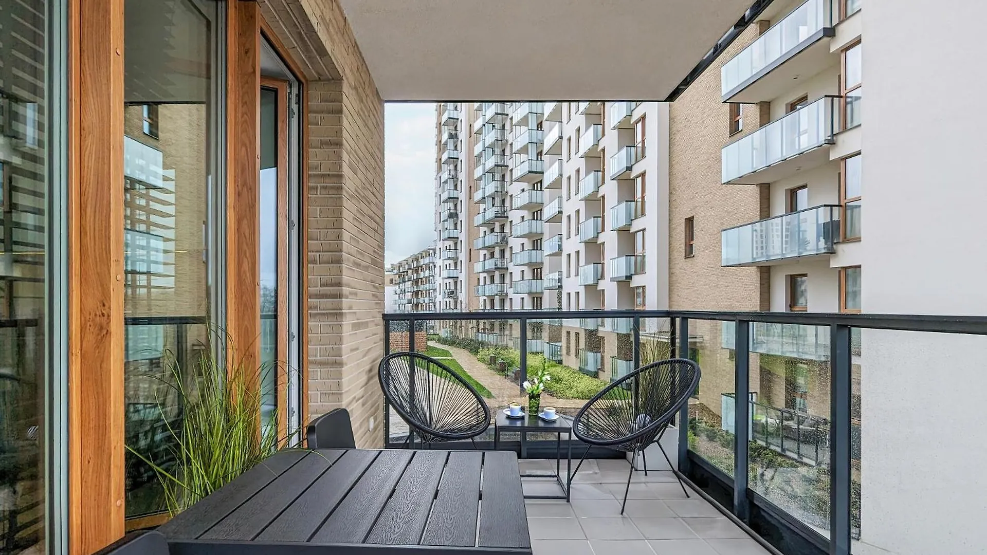 Bright & Modern Apartment With Parking Near Arena Gdansk By Noclegi Renters
