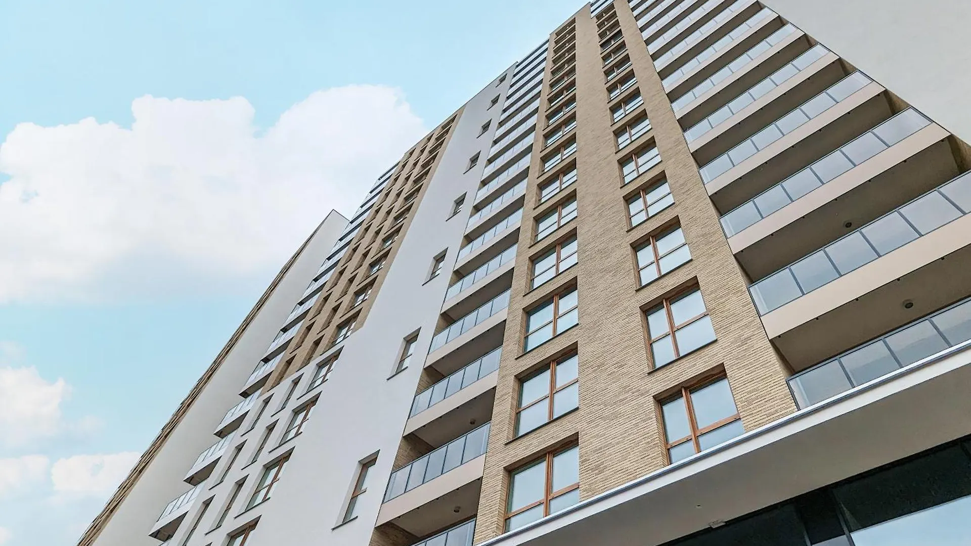 Bright & Modern Apartment With Parking Near Arena Gdansk By Noclegi Renters Poland